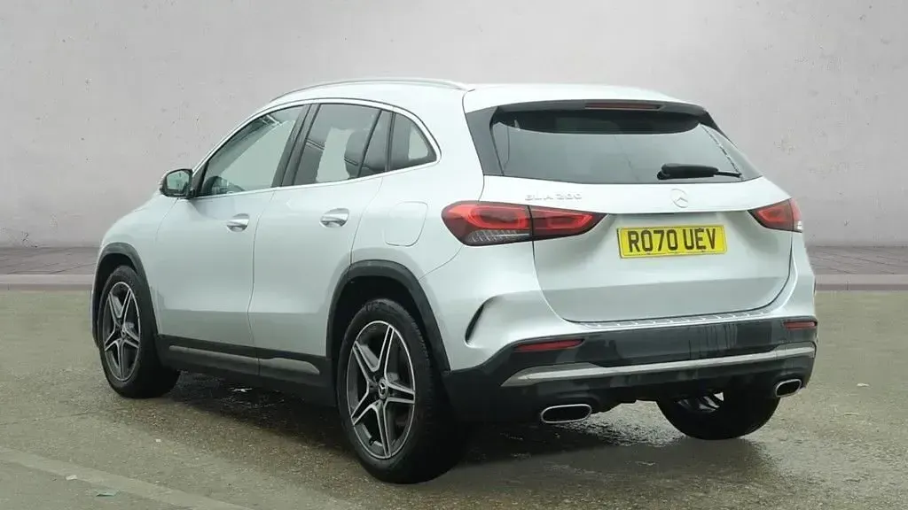 Usado Mercedes GLA200 AMG line 163 HP (119 kW) 2020 Prateado SUV