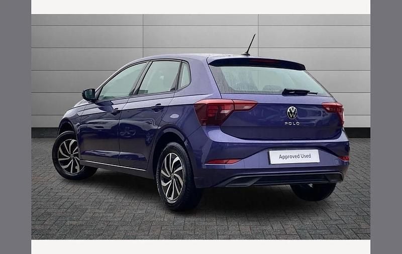 Used VW Polo Life 80 HP (58 kW) 2024 Vibrant violet Hatchback