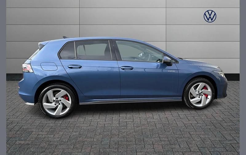 Used VW Golf VIII GTE 267 HP (196 kW) 2025 Blue Hatchback