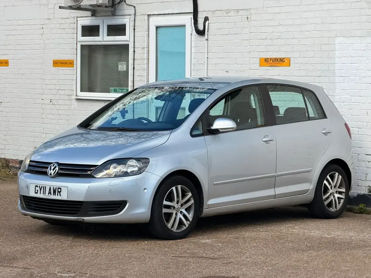 Used VW Golf VI SE 105 HP (77 kW) 2011 Silver Hatchback