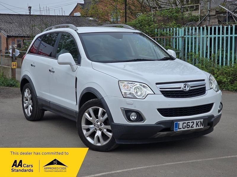 White Used 2012 Vauxhall Antara S SUV | £4,590 (Fair price) - Image 1/4