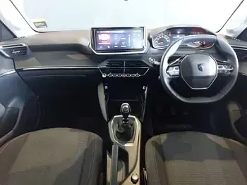 Used Peugeot 208 Style 101 HP (74 kW) 2025 White Hatchback