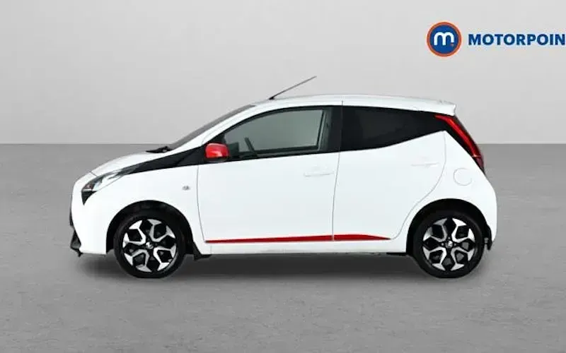 Gebraucht Toyota Aygo Trend 72 PS (52 kW) 2021 Weiß Kleinwagen