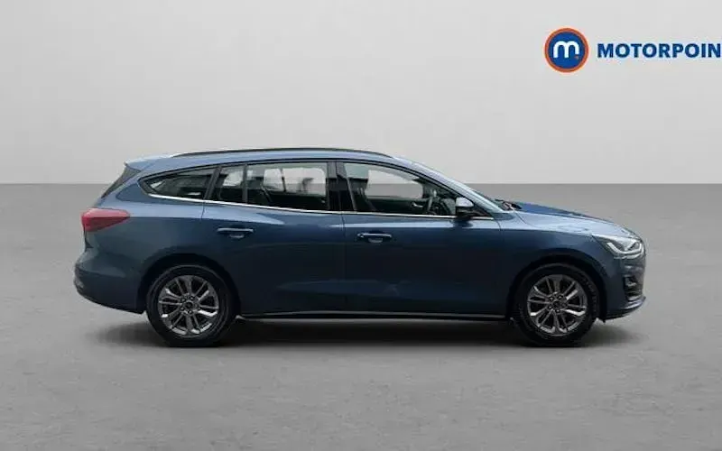 Used Ford Focus Titanium 155 HP (114 kW) 2023 Blue Estate