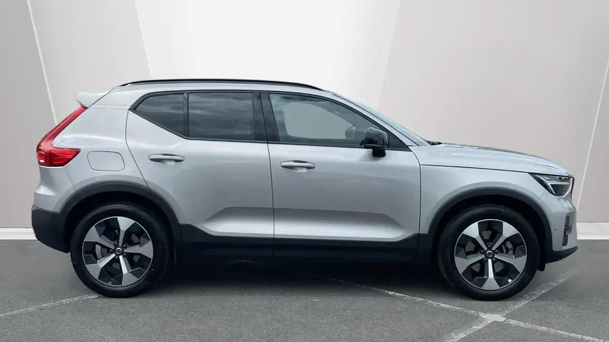 Used Volvo XC40 Ultimate 197 HP (144 kW) 2023 Silver SUV