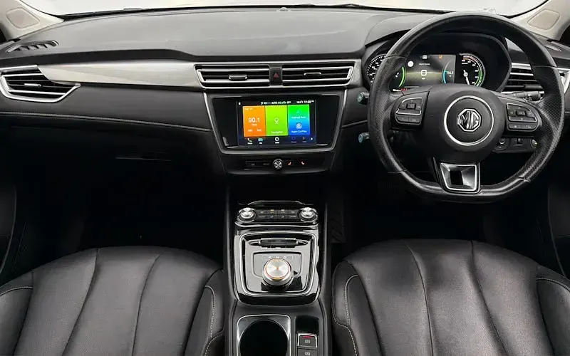 Used MG MG5 EV Exclusive 114 kW (156 HP) 2022 Silver Estate
