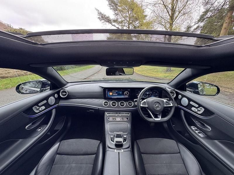 Begagnad Mercedes E220 AMG Line Premium Plus 2017 Blå Sportkupé