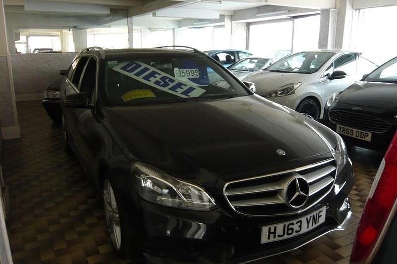 Begagnad Mercedes E220 AMG 2013 Svart Kombi