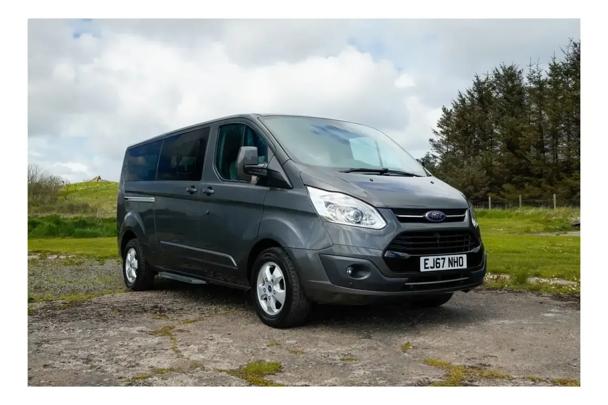 Usado Ford Tourneo Custom Titanium 2017 Gris Van
