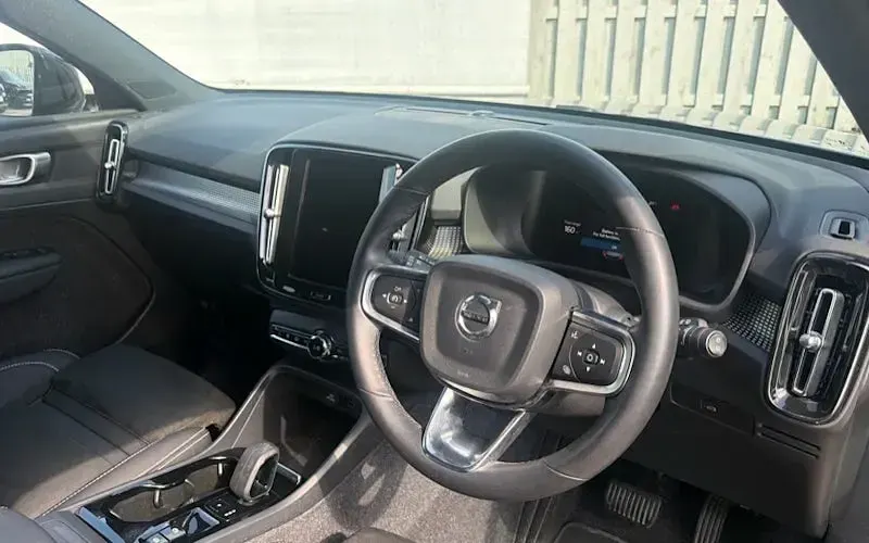 Used Volvo XC40 Plus 163 HP (119 kW) 2026 SUV