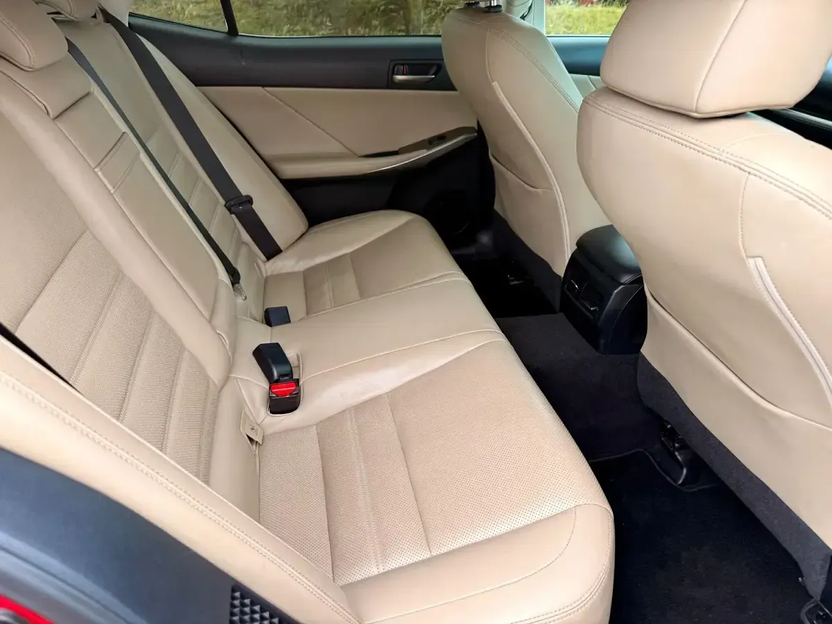 Used Lexus IS300h 2018 Red Sedan
