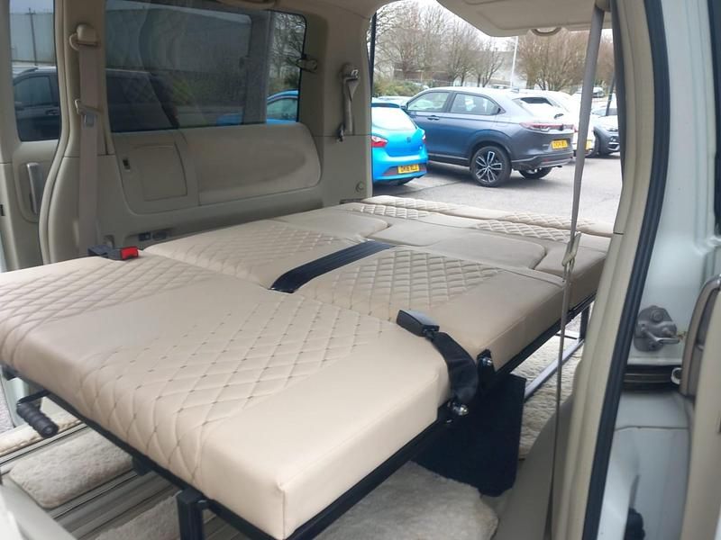 Used Nissan Elgrand 2017 White MPV