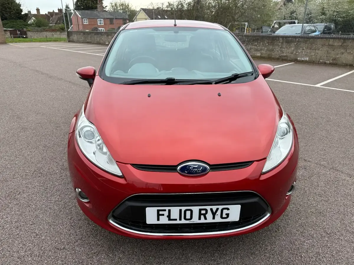 Used Ford Fiesta Zetec 96 HP (70 kW) 2010 Red Hatchback