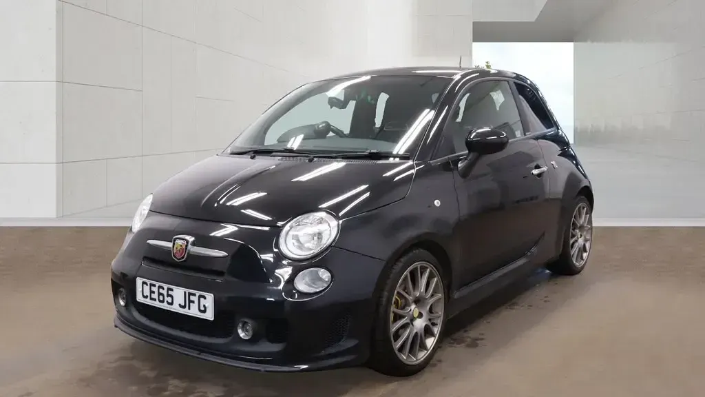 Begagnad Abarth 595 140 HK (102 kW) 2015 Svart Halvkombi