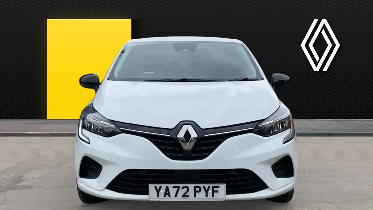 Used Renault Clio Evolution 145 HP (106 kW) 2023 White Hatchback
