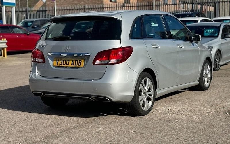 Used Mercedes B200 Executive 156 HP (114 kW) 2017 Silver MPV