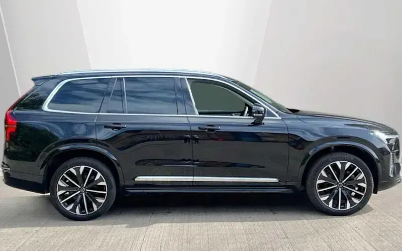 Used Volvo XC90 Ultra 250 HP (183 kW) 2025 Black SUV