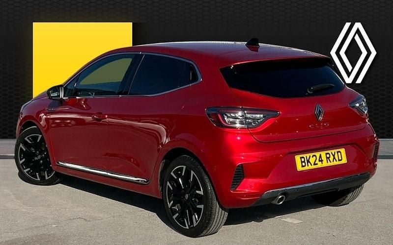 Used Renault Clio V Techno 90 HP (66 kW) 2024 Red  Hatchback