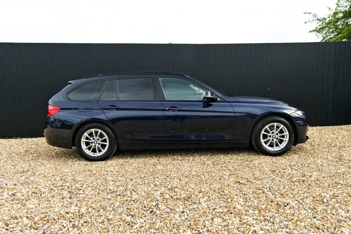 Usado BMW 320 Efficient Dynamics 2017 Azul Familiar