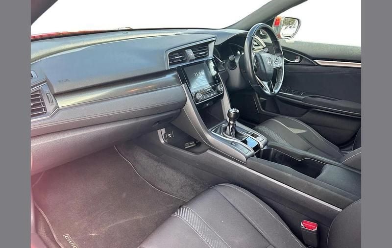 Used Honda Civic SR 129 HP (94 kW) 2018 Red Hatchback