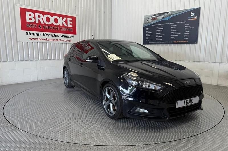 Used Ford Focus ST 185 HP (136 kW) 2017 Black Hatchback
