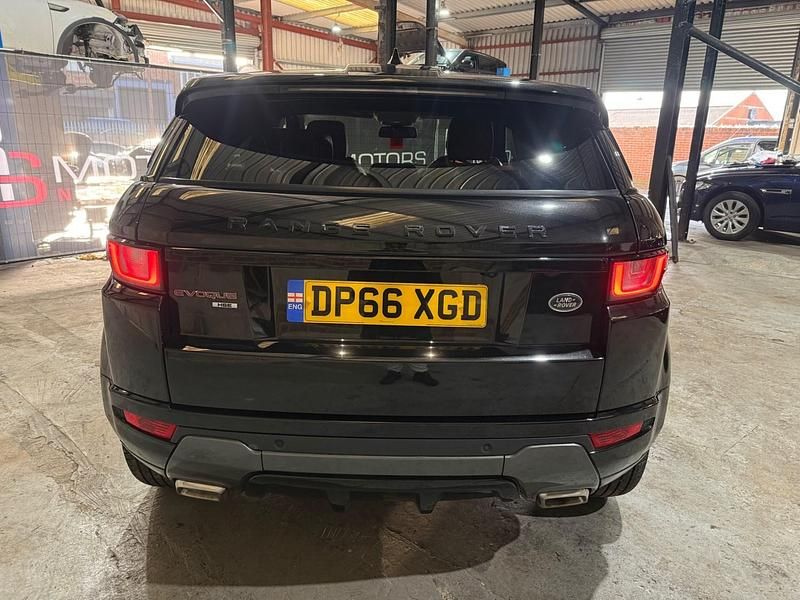 Used Land Rover Range Rover evoque HSE Dynamic 180 HP (132 kW) 2017 Black Estate