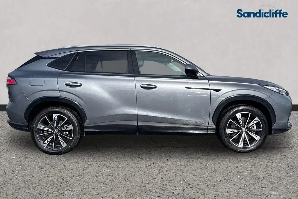 Usado MG HS Trophy 224 HP (164 kW) 2024 Cinzento SUV