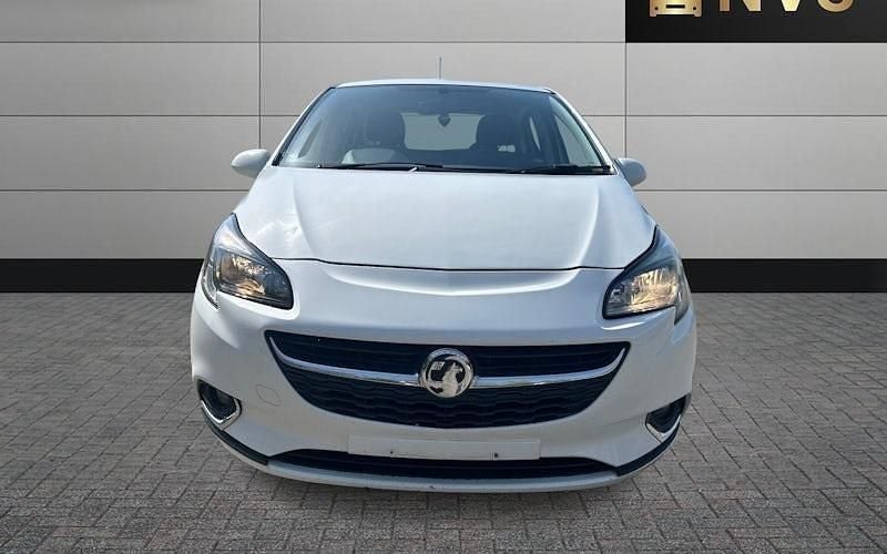 Used Vauxhall Corsa Design Edition 90 HP (66 kW) 2016 White Hatchback