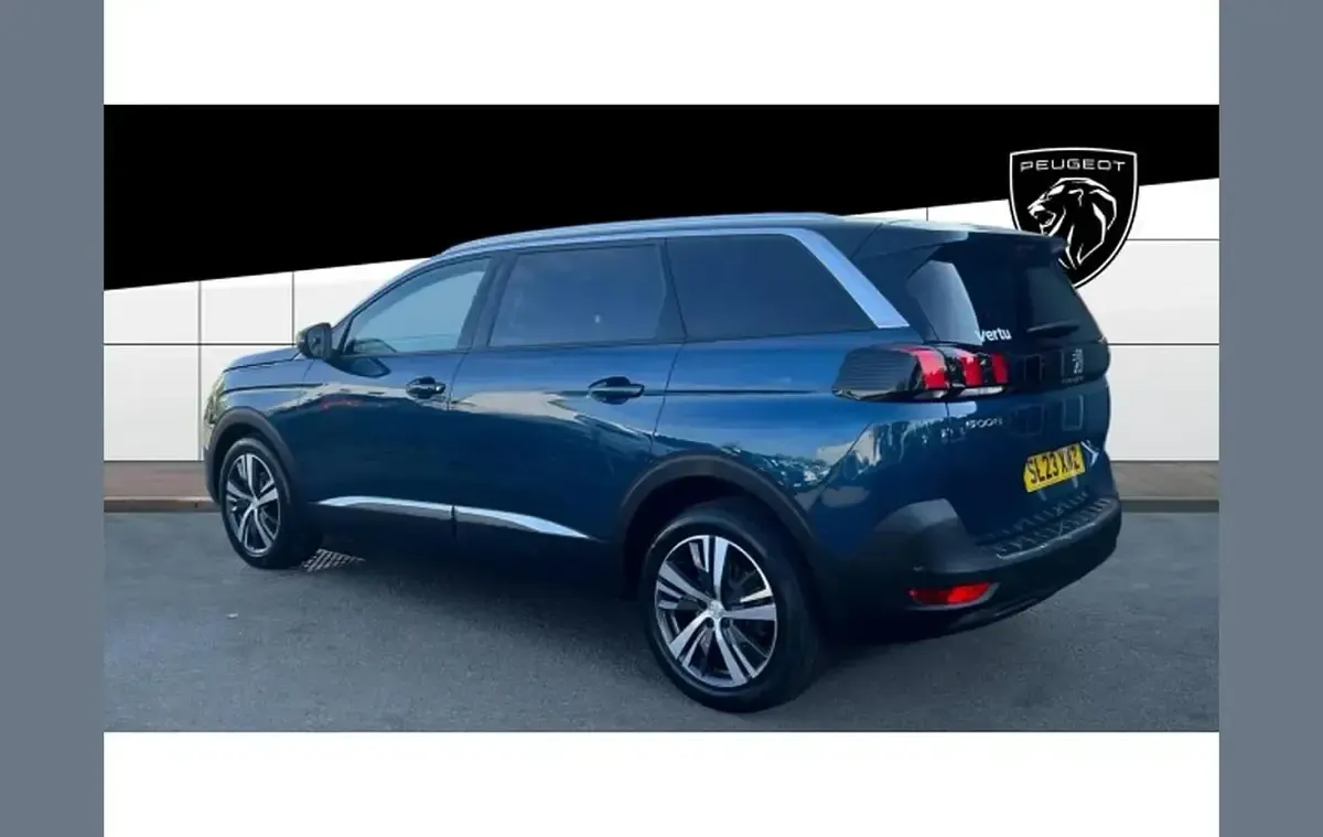 Used Peugeot 5008 Allure+ 131 HP (96 kW) 2023 Blue SUV