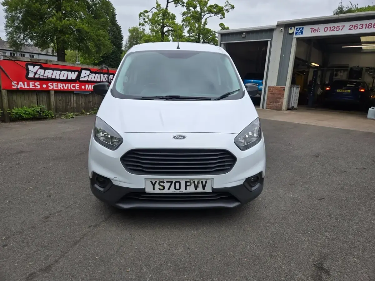 Usado Ford Transit Trend 100 HP (73 kW) 2020 Branco Van