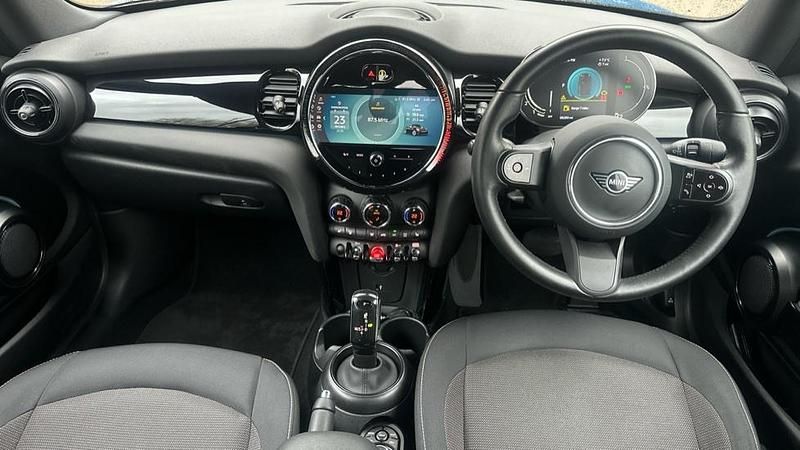 Used Mini Cooper Classic 134 HP (98 kW) 2023 Blue Hatchback