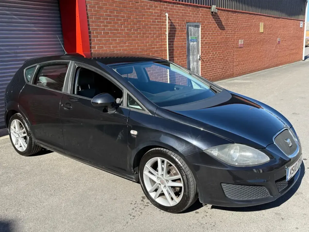 Używany Seat Leon 105 KM (77 kW) 2010 Czarny Hatchback