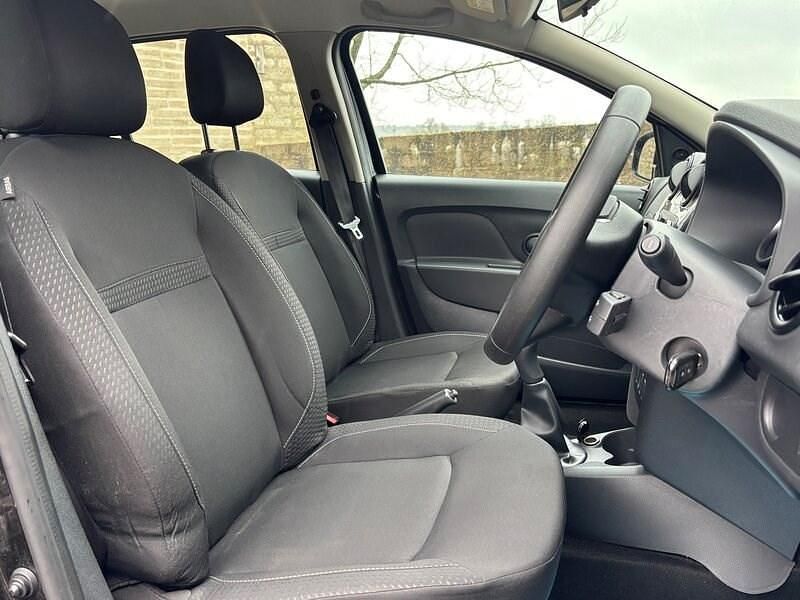 Used Dacia Sandero Essentiel 90 HP (66 kW) 2019 Black Hatchback