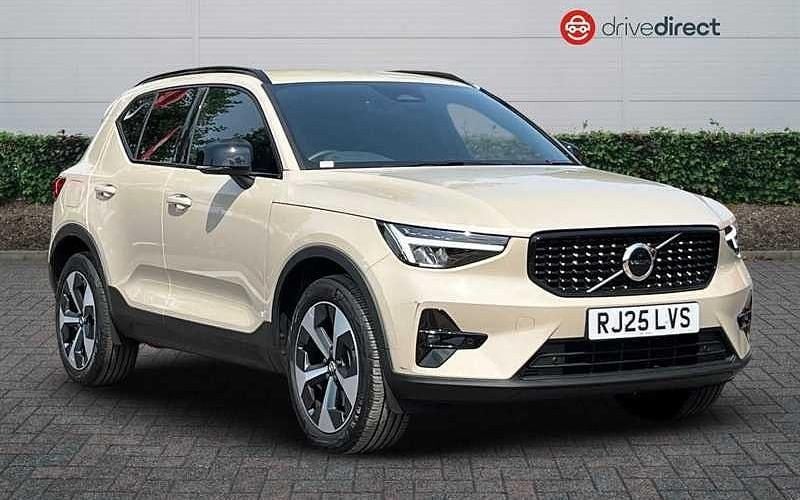 Gold Used 2025 Volvo XC40 Plus SUV | £29,282 (Good price) - Image 1/4