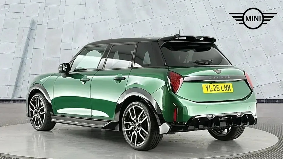 Used Mini Cooper Hatch 113 kW (154 HP) 2025 Green Hatchback