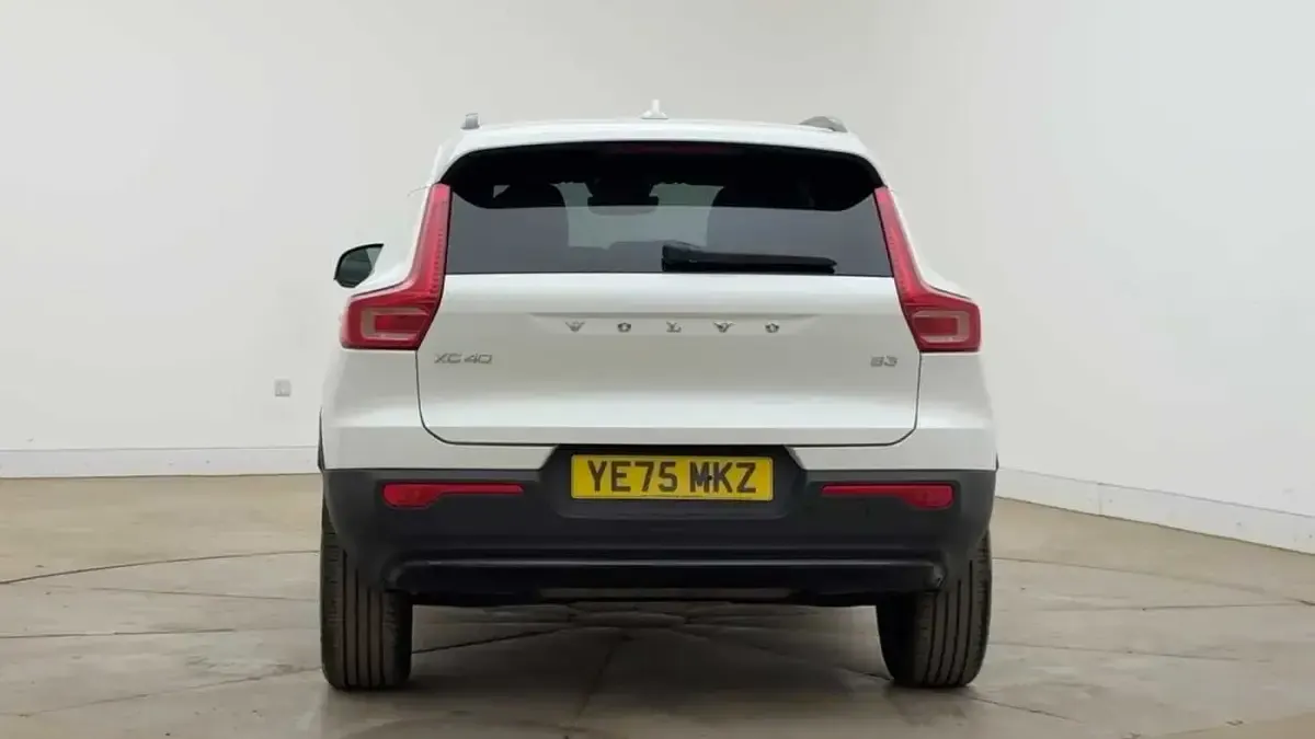 Used Volvo XC40 Plus 161 HP (118 kW) 2025 White SUV