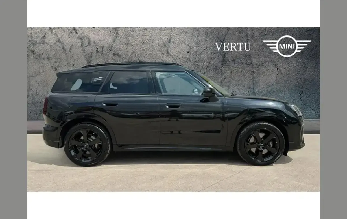 Used Mini Countryman Sport 214 HP (157 kW) 2025 Black SUV