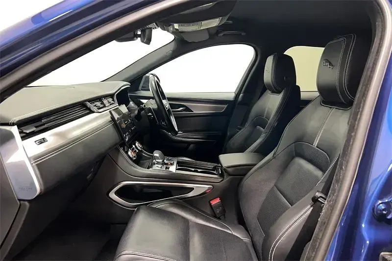 Begagnad Jaguar F-Pace R-Dynamic 201 HK (147 kW) 2021 Blå SUV