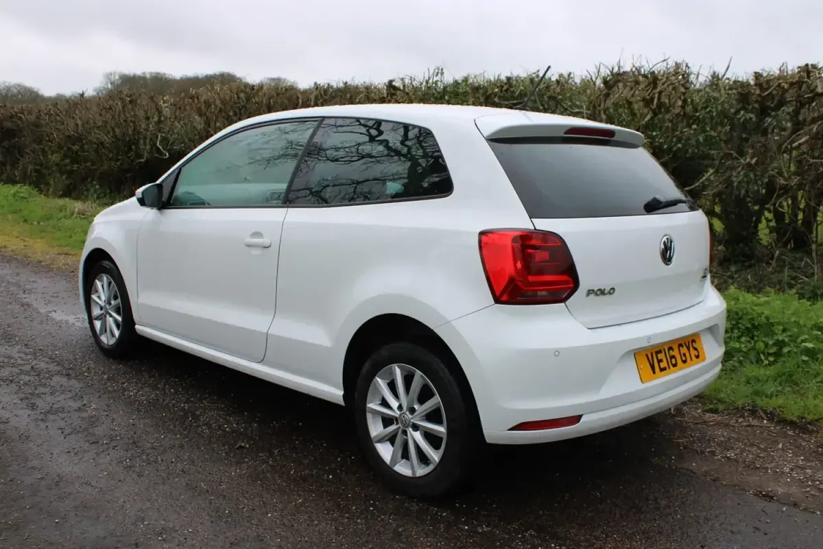Second-hand VW Polo Match 75 CP (55 kW) 2016 Alb Hatchback