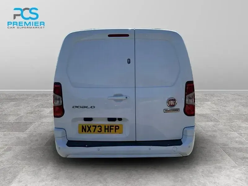 Używany Fiat Doblò 2023 Biały Minivan