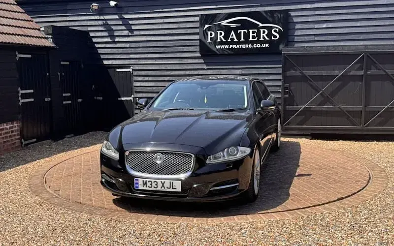 Used Jaguar XJ Luxury 275 HP (202 kW) 2010 Black Sedan