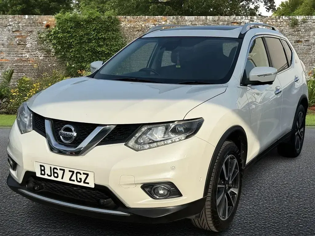 Used Nissan X-Trail Tekna 130 HP (95 kW) 2017 White SUV