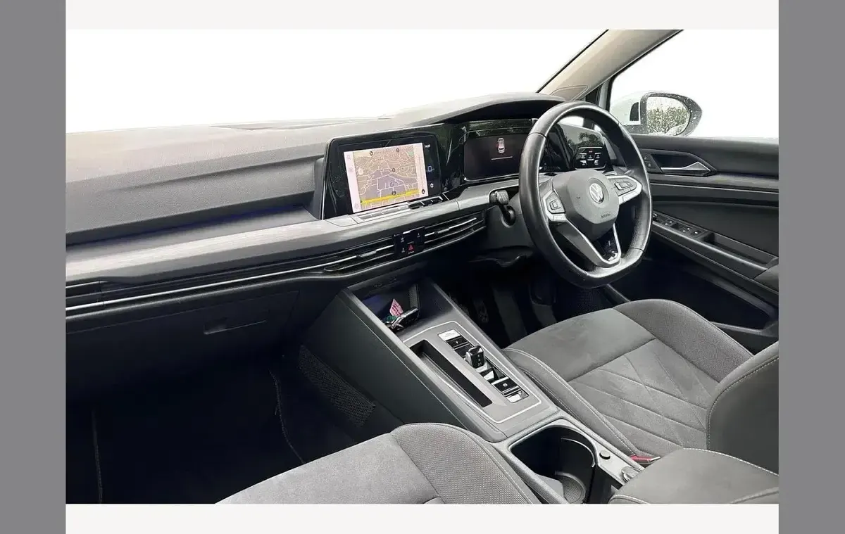 Used VW Golf VIII Style 147 HP (108 kW) 2021 White Hatchback