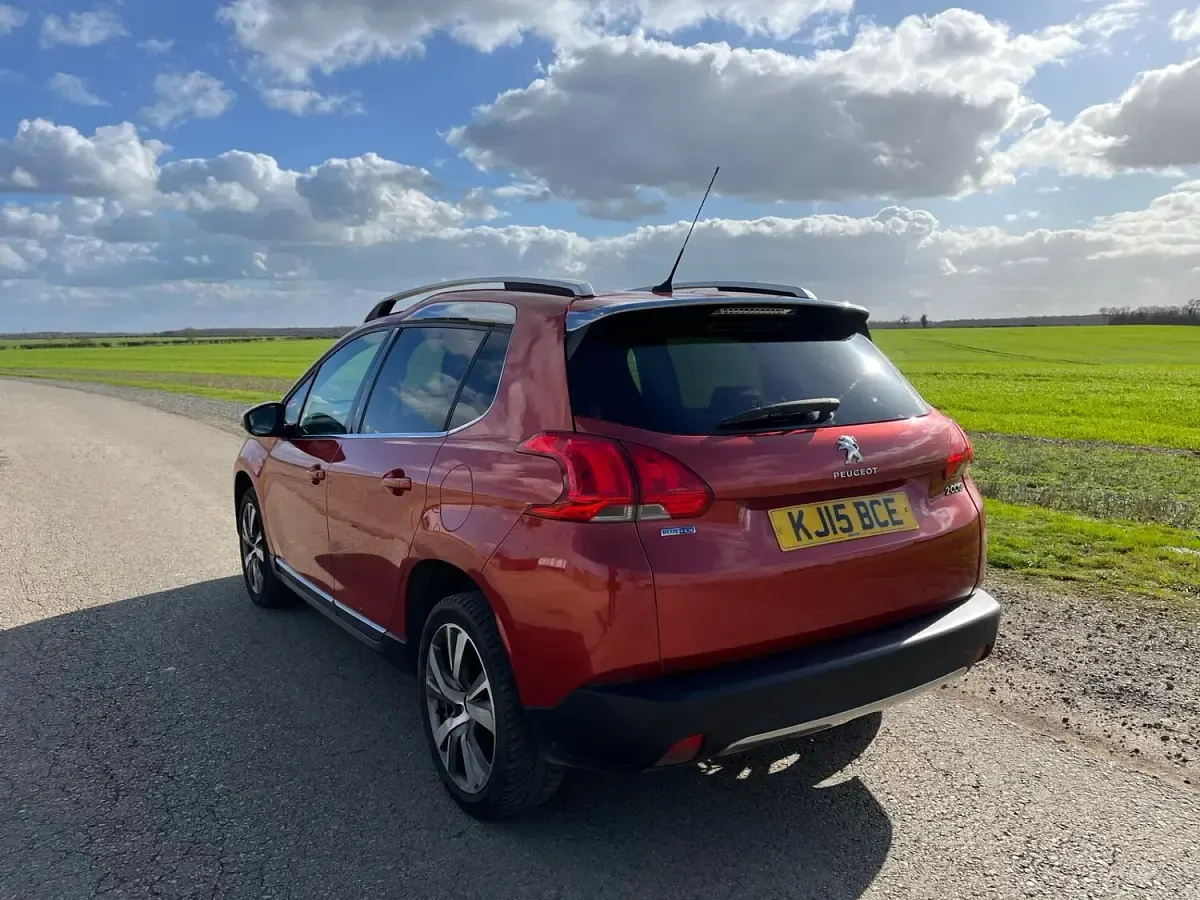 Used Peugeot 2008 101 HP (74 kW) 2015 Red SUV