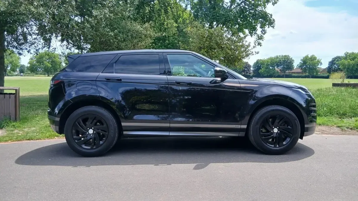 Used Land Rover Range Rover evoque R-Dynamic 180 HP (132 kW) 2020 Black SUV