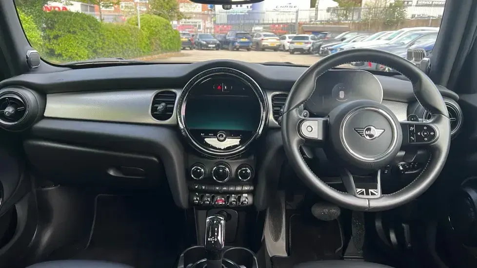 Begagnad Mini Cooper S Premium Plus 178 HK (130 kW) 2023 Silver Halvkombi