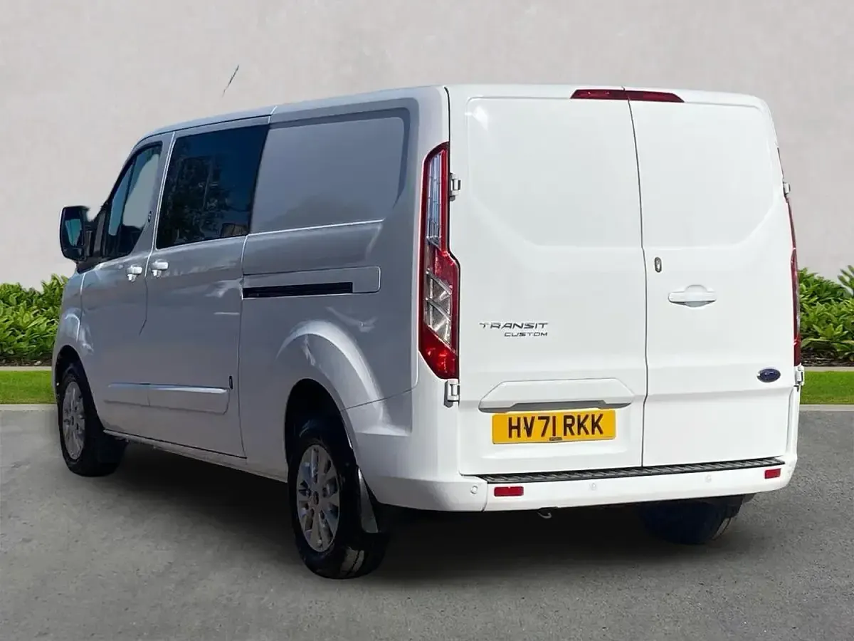 Used Ford Transit Custom Limited 130 HP (95 kW) 2021 White Van