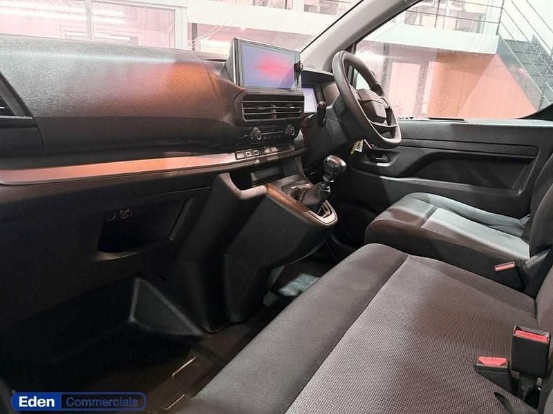 Gebraucht Vauxhall Vivaro 145 PS (106 kW) 2024 Weiß Van / Kleinbus