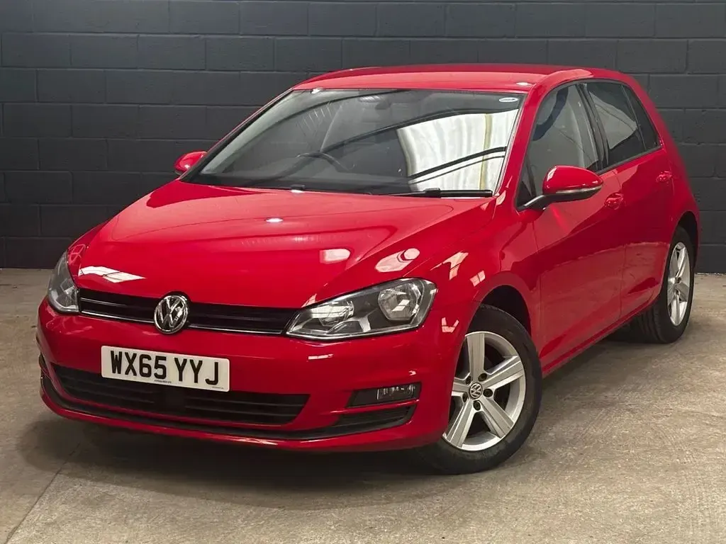 Used VW Golf VII Match 125 HP (91 kW) 2015 Red Hatchback