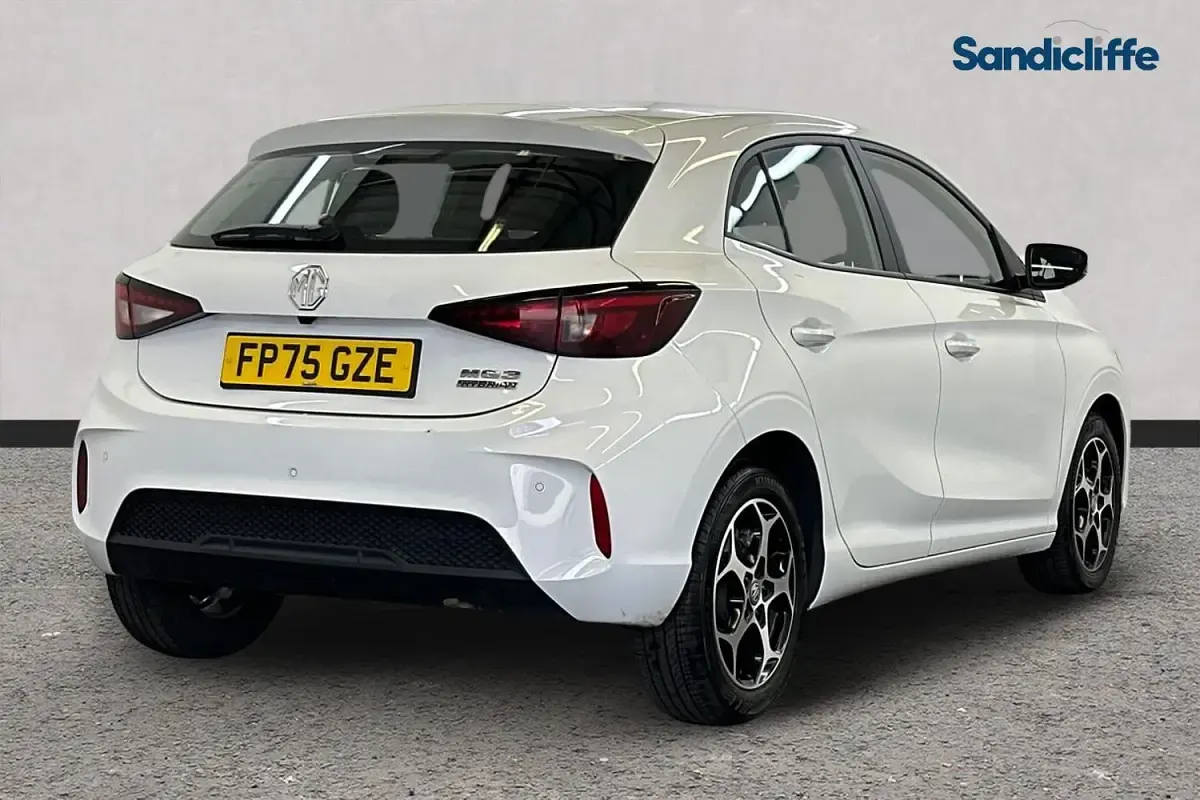 Used MG MG3 SE 194 HP (142 kW) 2024 Solid  arctic white Hatchback